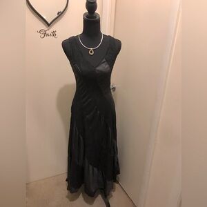 Black Sleeveless V-Neck Women's Night Dress Size.  Size Medium